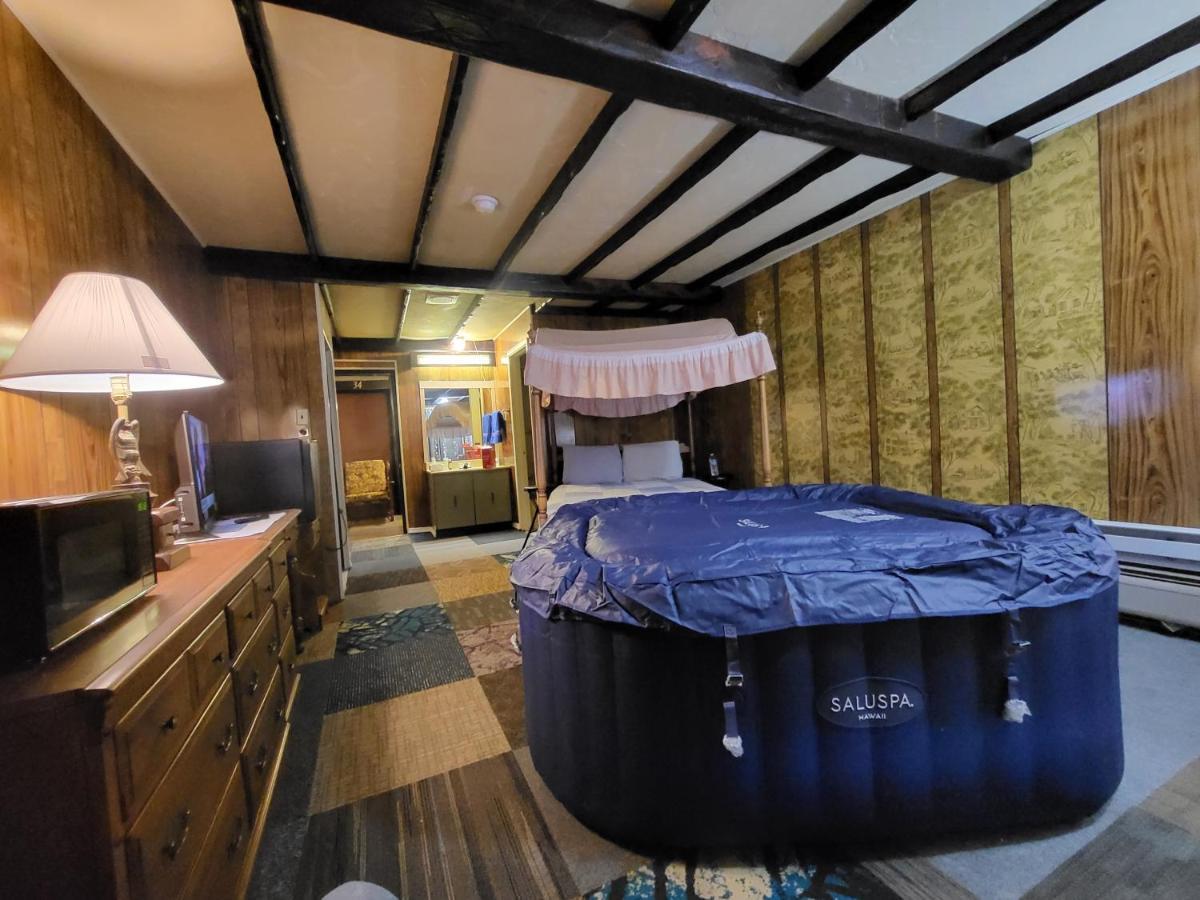 Pocono Mountain And Hotel 3*